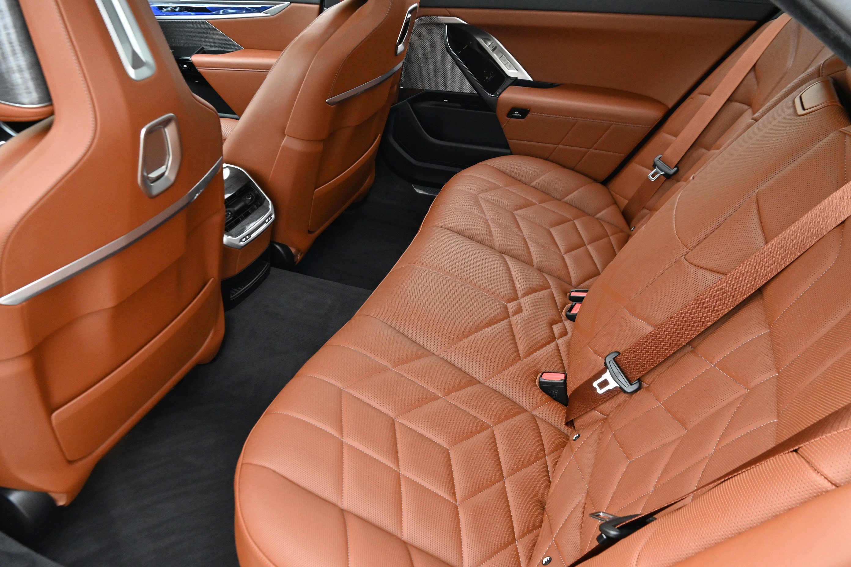Certified 2024 BMW 760i xDrive AWD/4WD image 13
