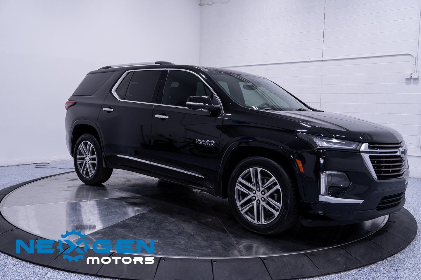 Used 2023 Chevrolet Traverse High Country