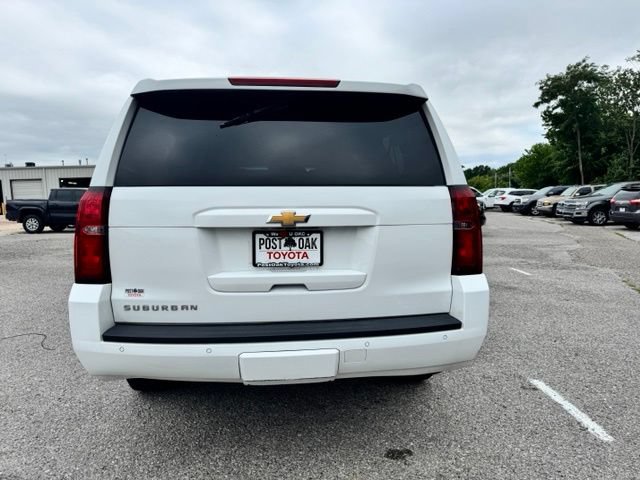 Used 2018 Chevrolet Suburban LT w/ LT Signature Package RWD image 6
