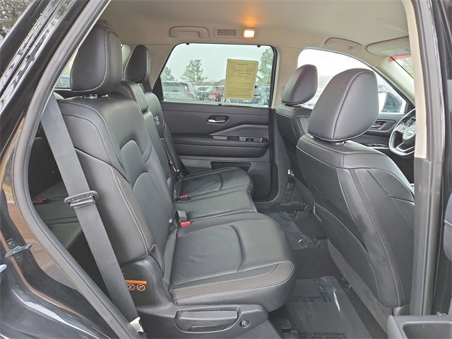 Certified 2025 Nissan Pathfinder SL image 14