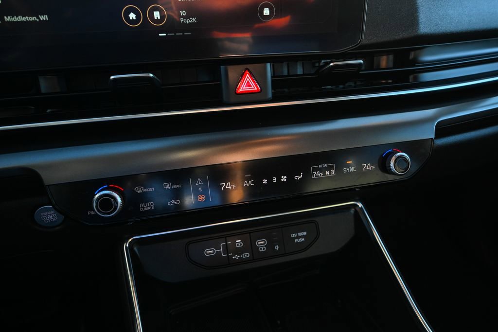 Used 2025 Kia Carnival SX Prestige image 35