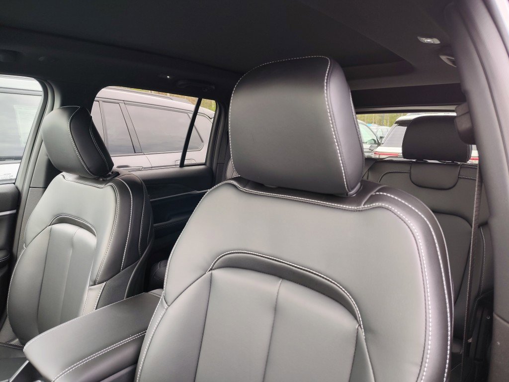 New 2025 Jeep Grand Cherokee Limited AWD/4WD image 16