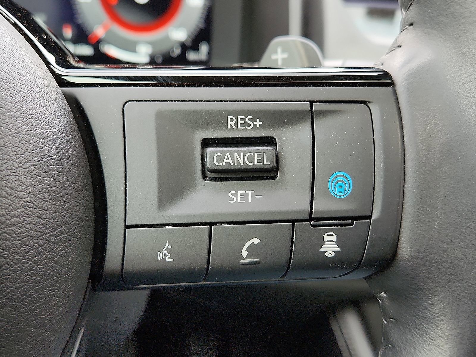 Used 2024 Nissan Rogue Platinum image 18