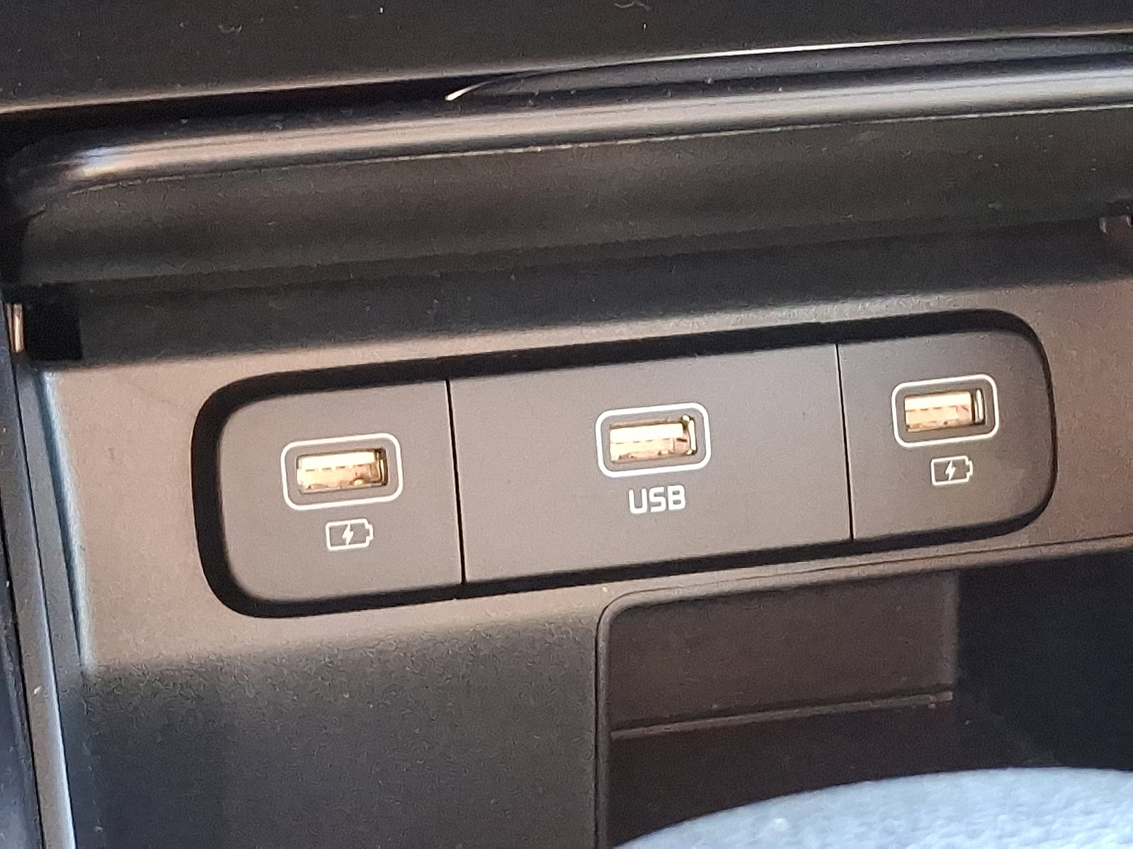 Used 2022 Kia Sorento LX image 24