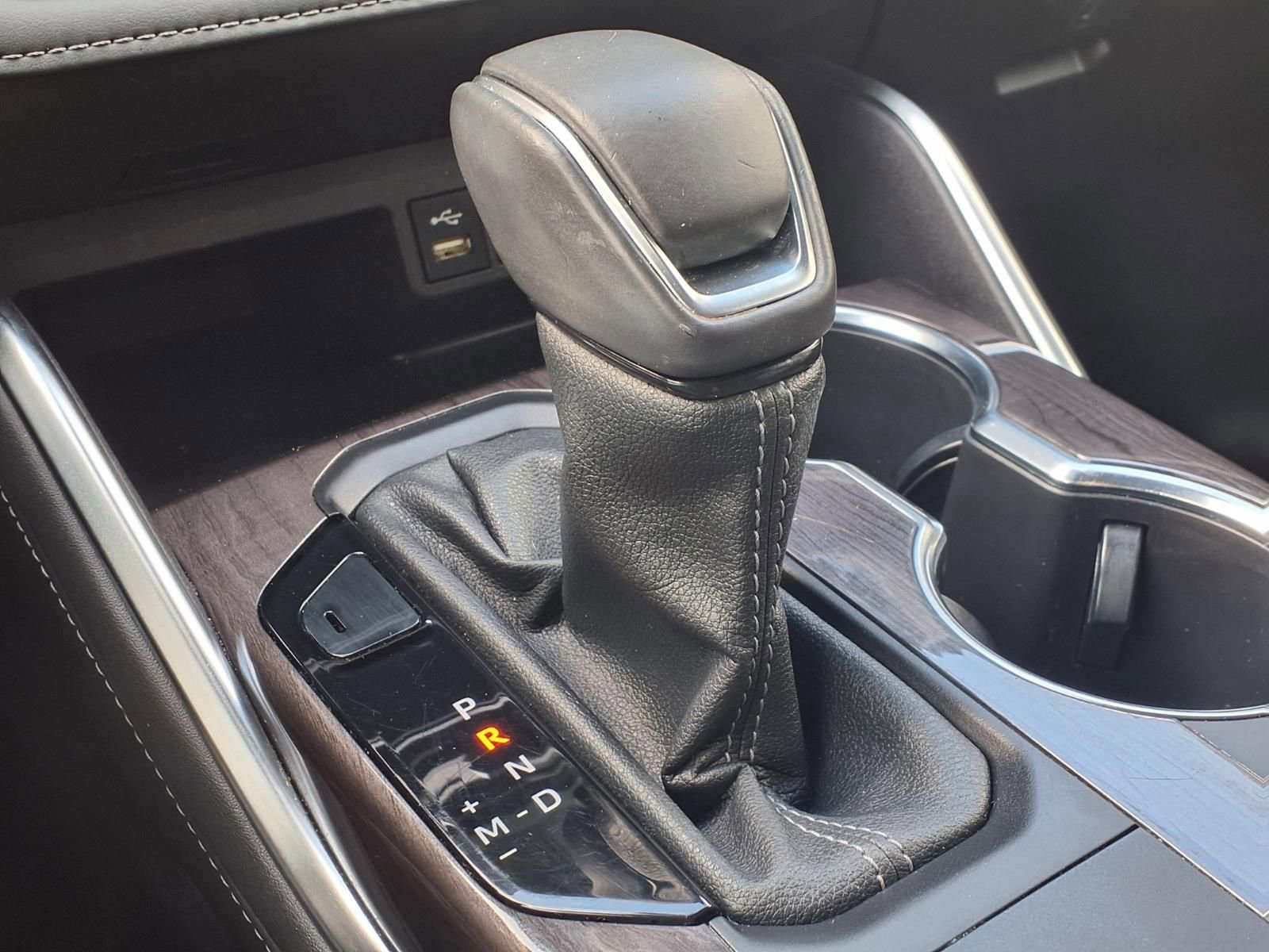 Used 2022 Toyota Highlander Limited image 11