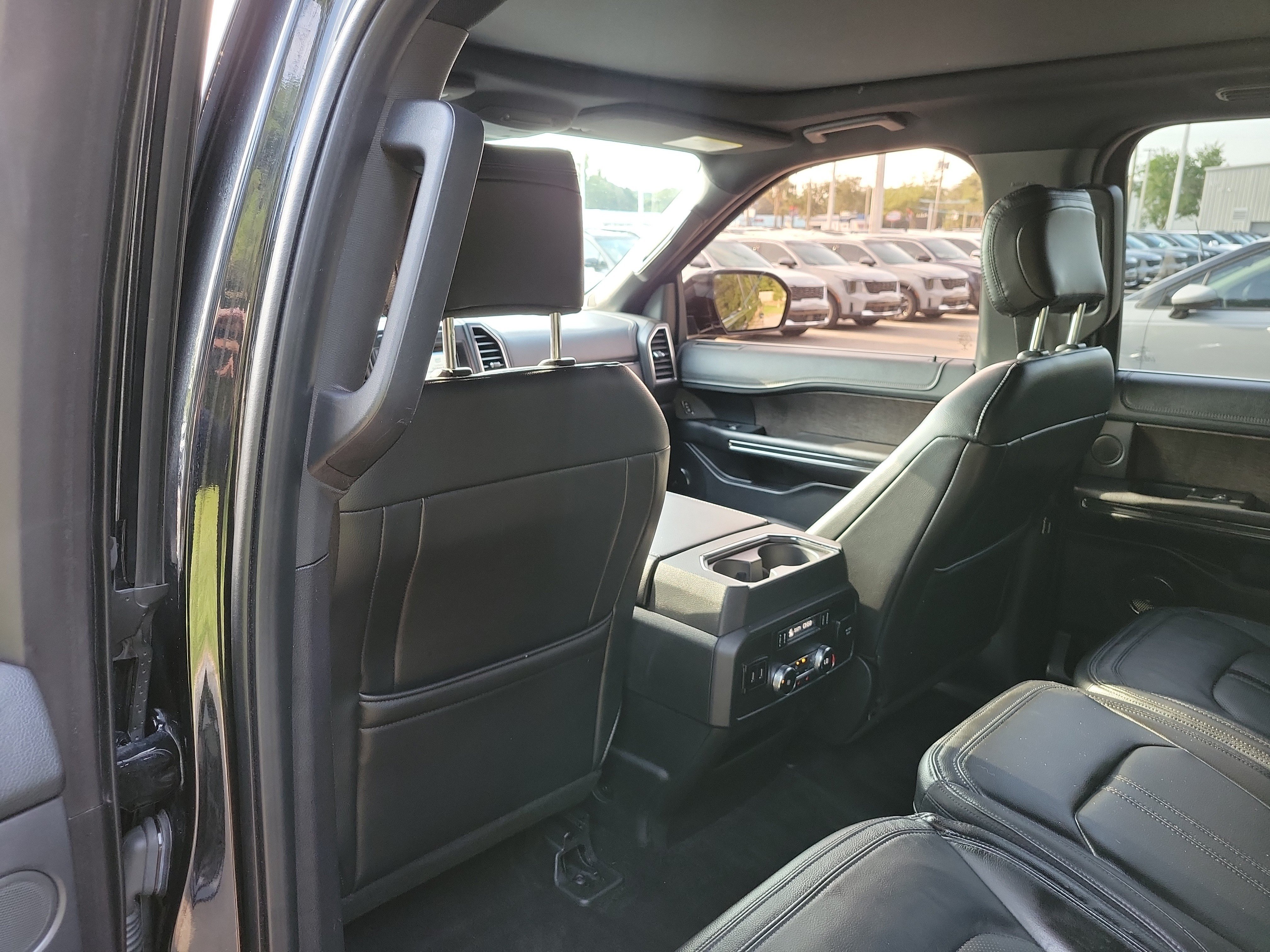 Used 2018 Ford Expedition Limited RWD image 17