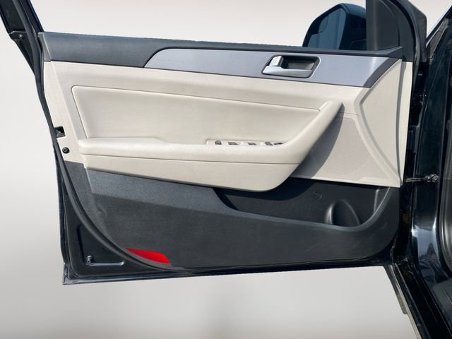 Used 2017 Hyundai Sonata SE image 16