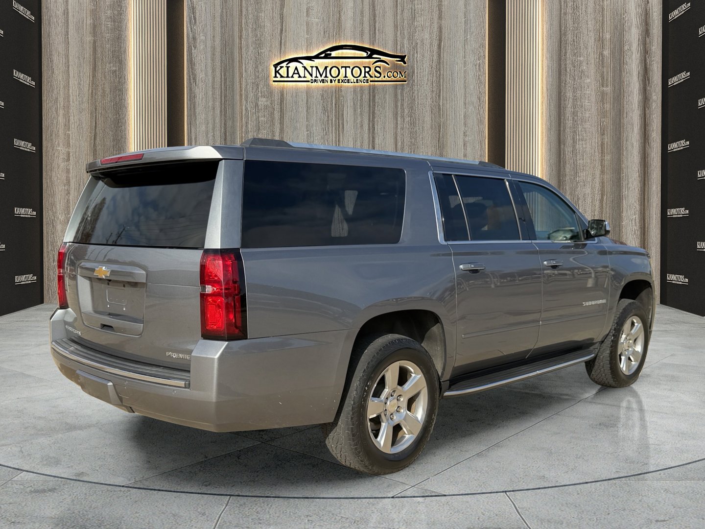 Used 2020 Chevrolet Suburban Premier image 7