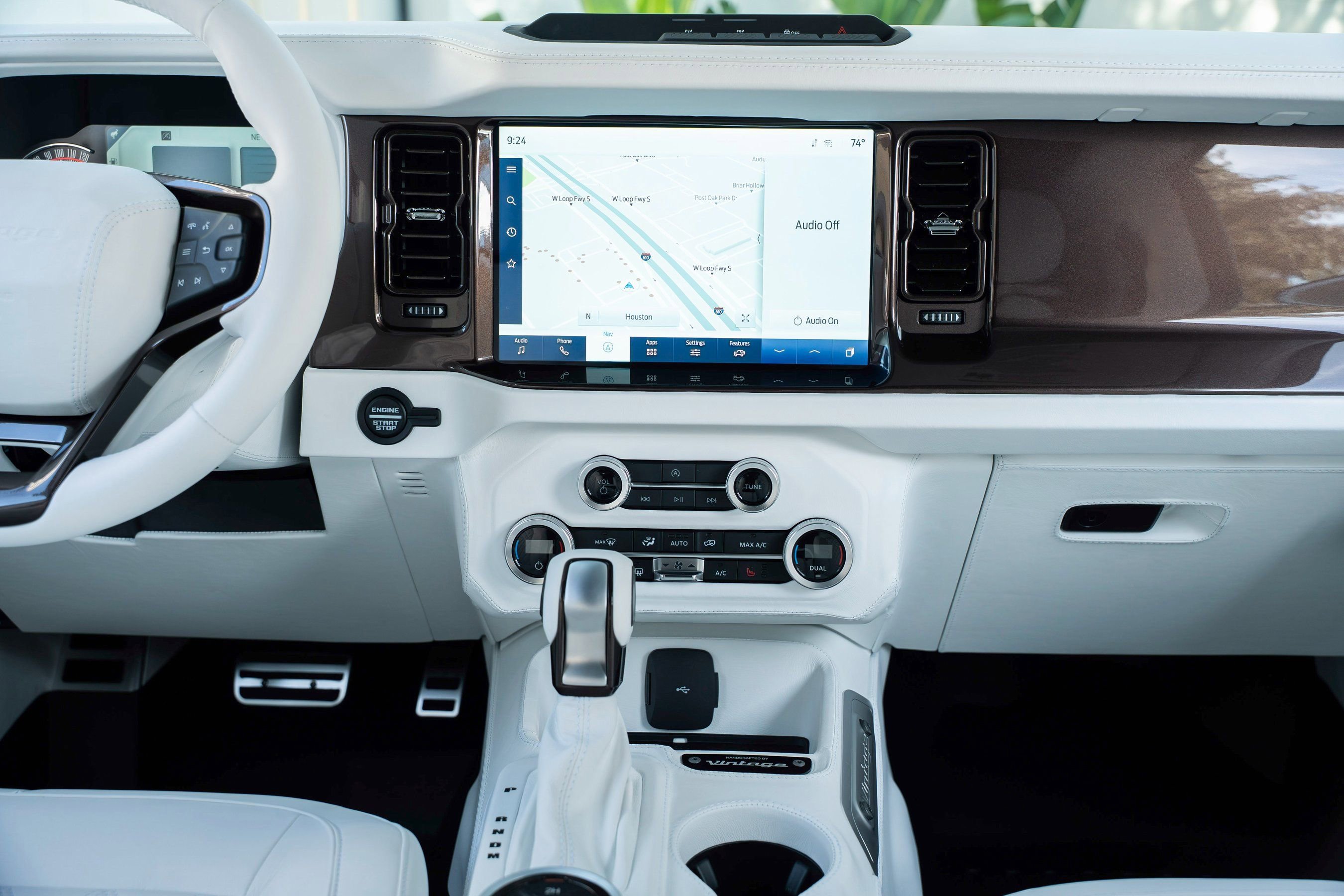 Used 2024 Ford Bronco Black Diamond image 41