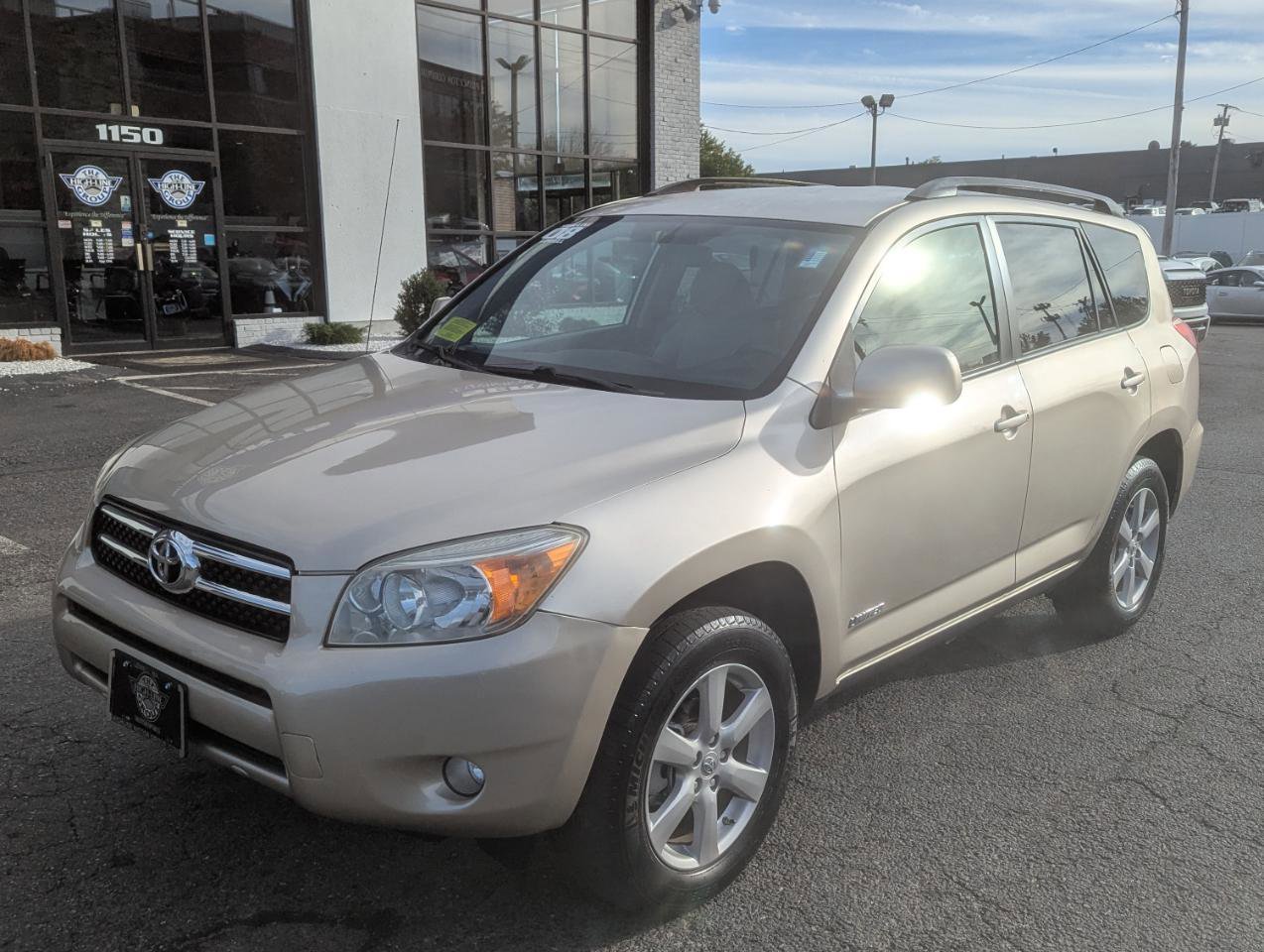 Used 2008 Toyota RAV4 Limited AWD/4WD image 2