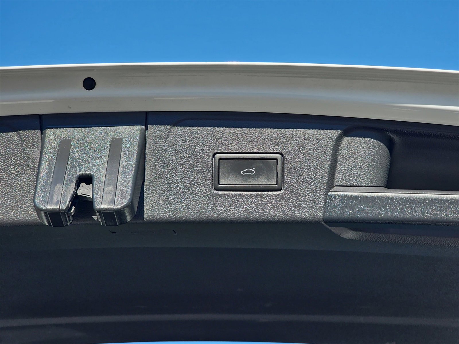 Used 2022 Volkswagen Atlas SE image 15