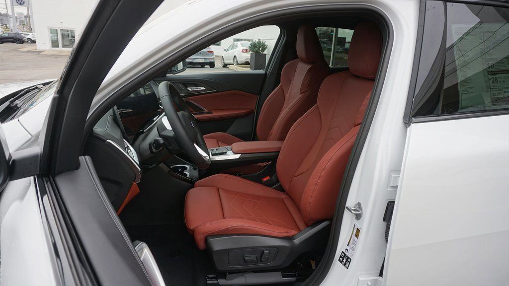 New 2026 BMW X2 xDrive28i w/ Technology Package image 8
