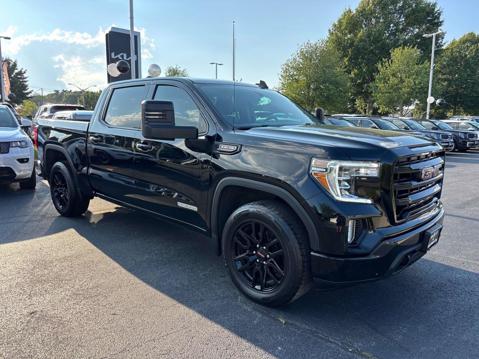 Used 2021 GMC Sierra 1500 Elevation w/ Preferred Package AWD/4WD image 3