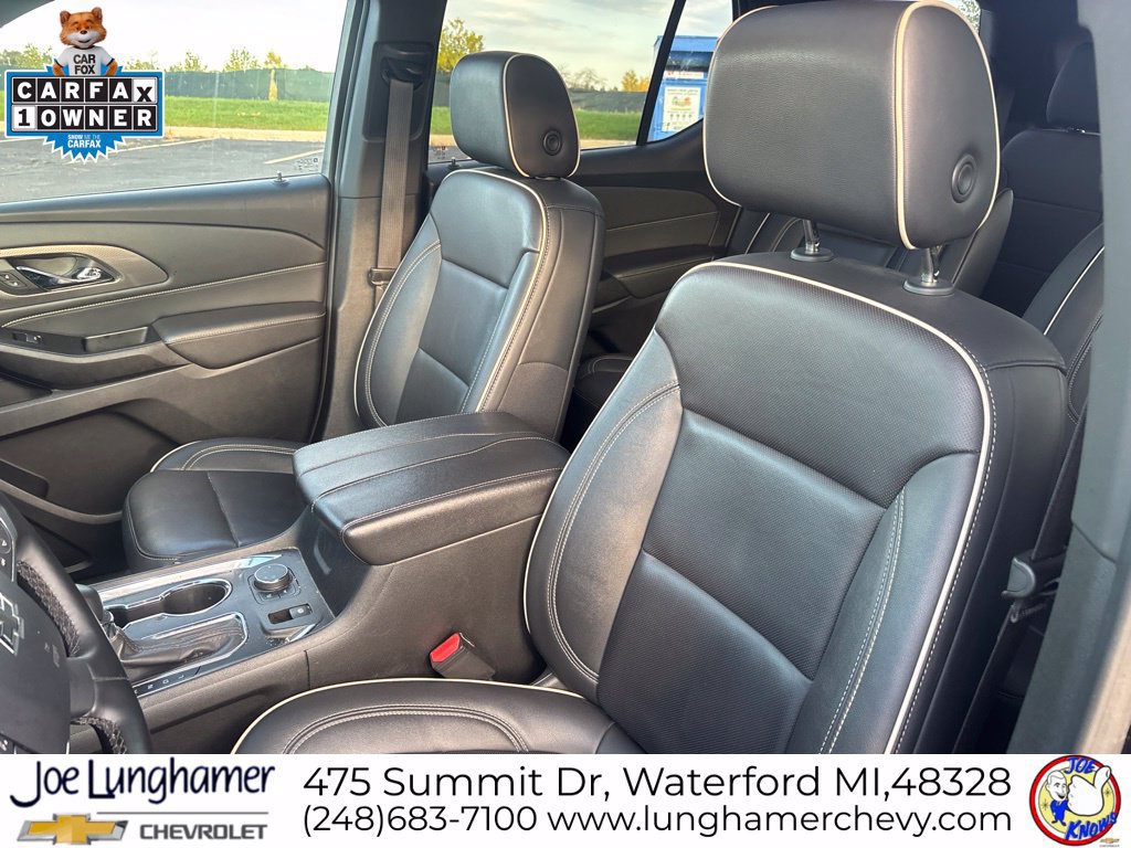 Used 2023 Chevrolet Traverse Premier w/ Redline Edition FWD image 13