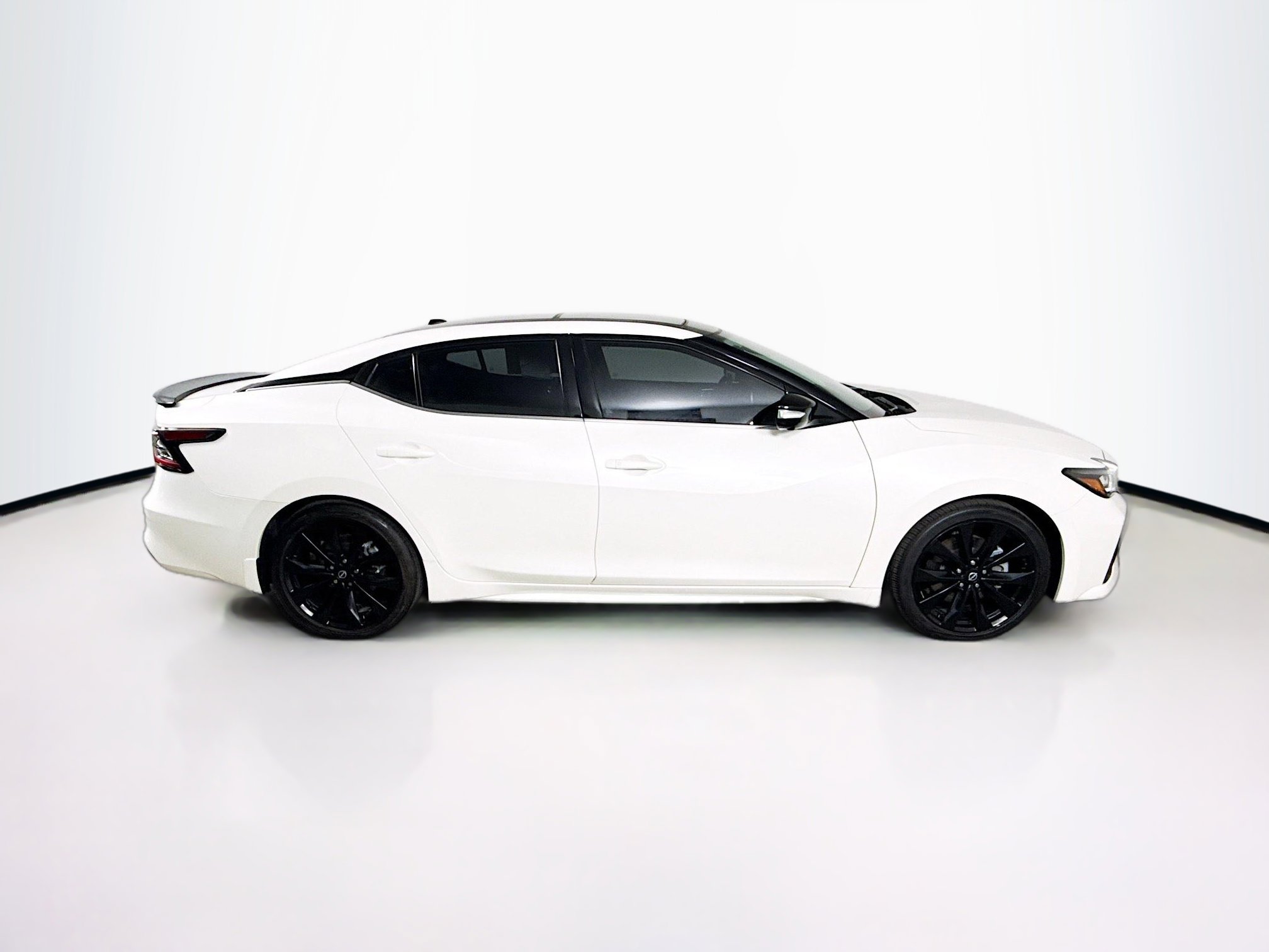 Used 2023 Nissan Maxima SR w/ Sport Mat Group image 2