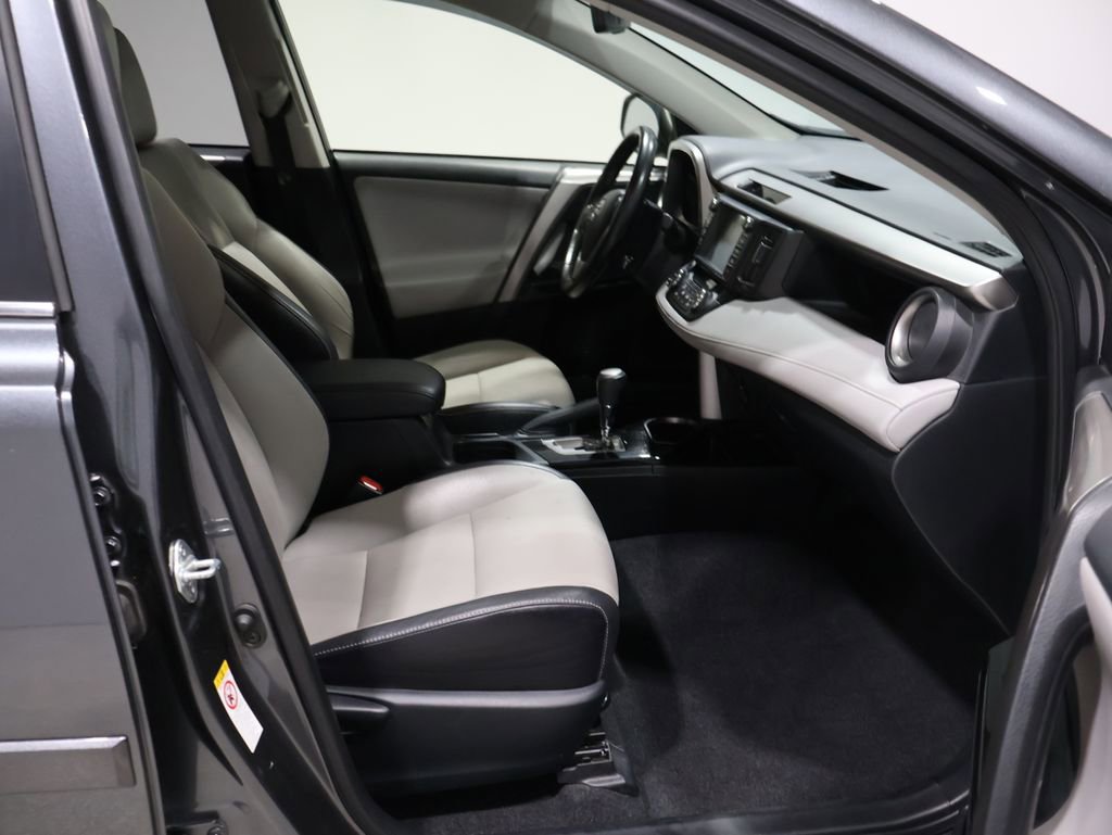 Used 2018 Toyota RAV4 Limited w/ Advanced Technology Package image 23