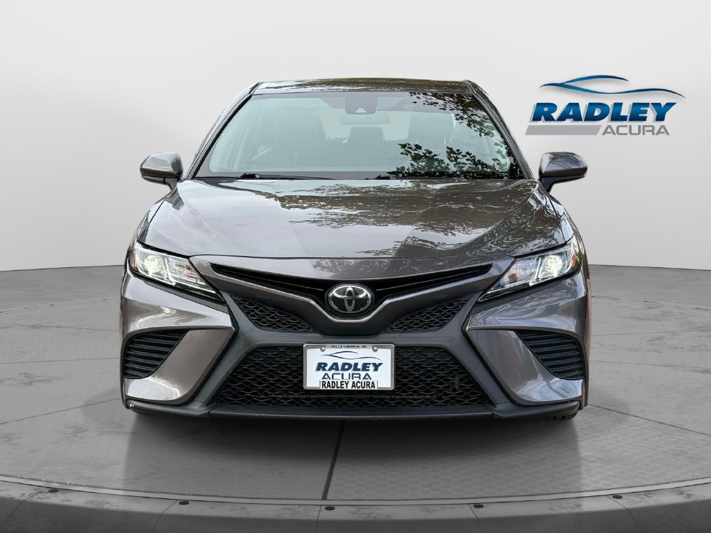 Used 2020 Toyota Camry SE FWD image 2