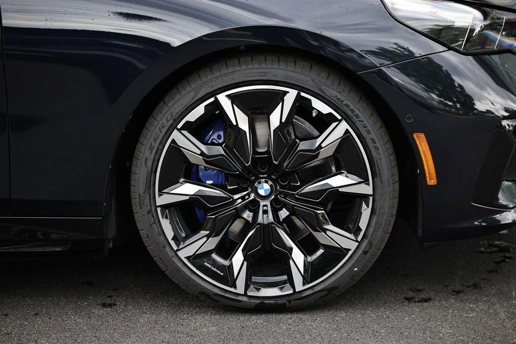 New 2026 BMW 550e xDrive w/ Executive Package AWD/4WD image 5