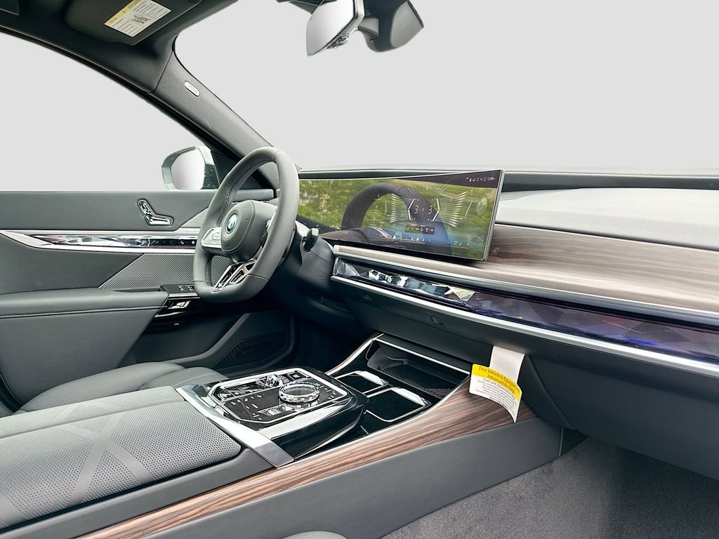 New 2026 BMW i7 xDrive60 w/ Premium Package AWD/4WD image 32