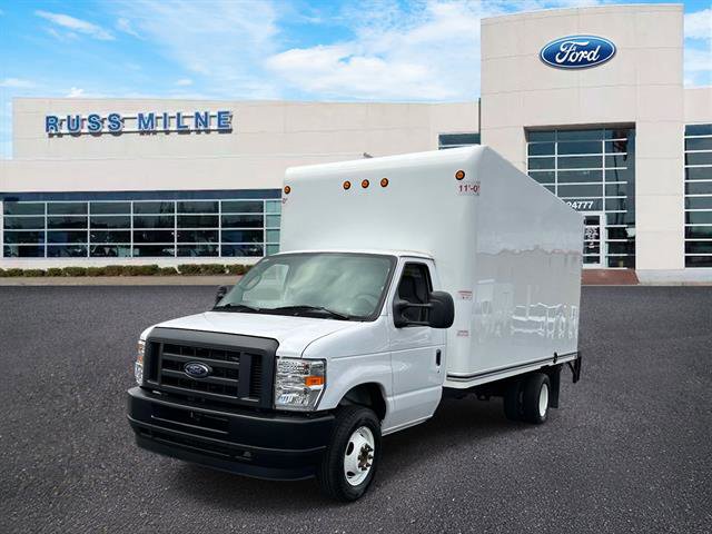 Used 2024 Ford E-450 and Econoline 450 Super Duty w/ Power Windows & Locks Group RWD image 6