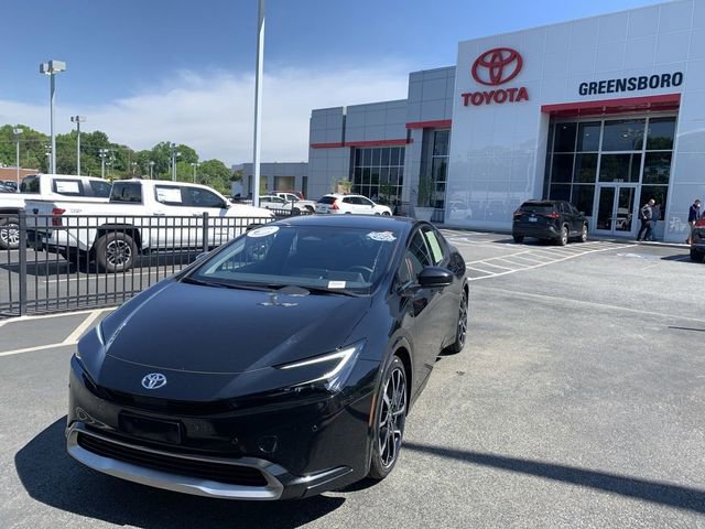Used 2024 Toyota Prius Prime FWD image 1