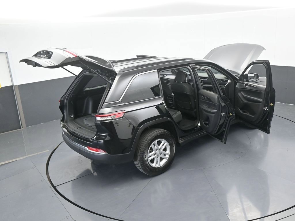 Used 2025 Jeep Grand Cherokee Laredo image 69