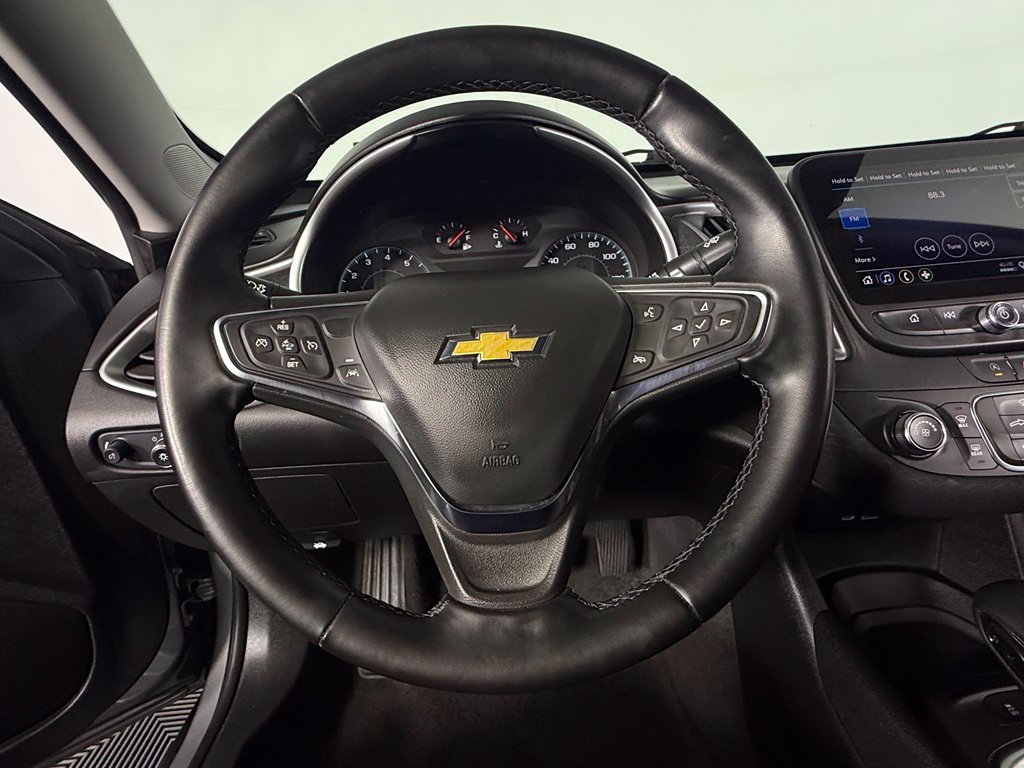 Used 2025 Chevrolet Malibu RS FWD image 15