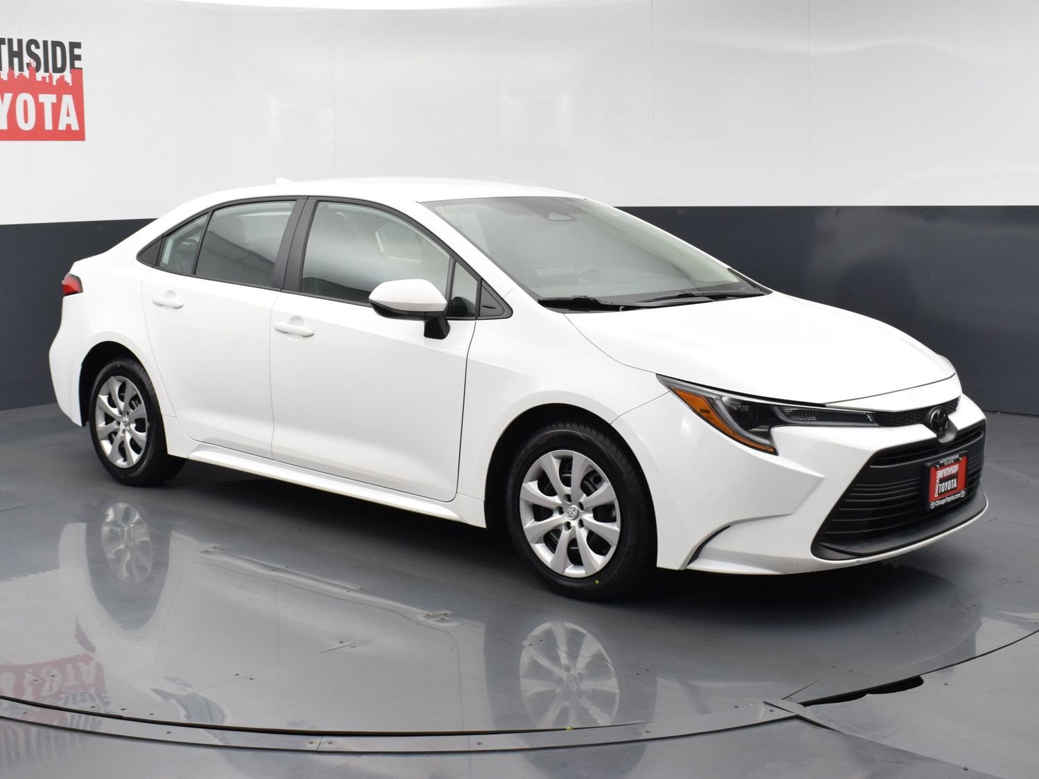 Used 2025 Toyota Corolla LE FWD image 6