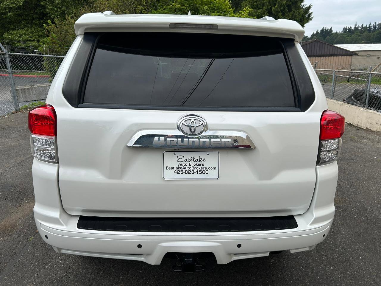 Used 2010 Toyota 4Runner SR5 AWD/4WD image 5
