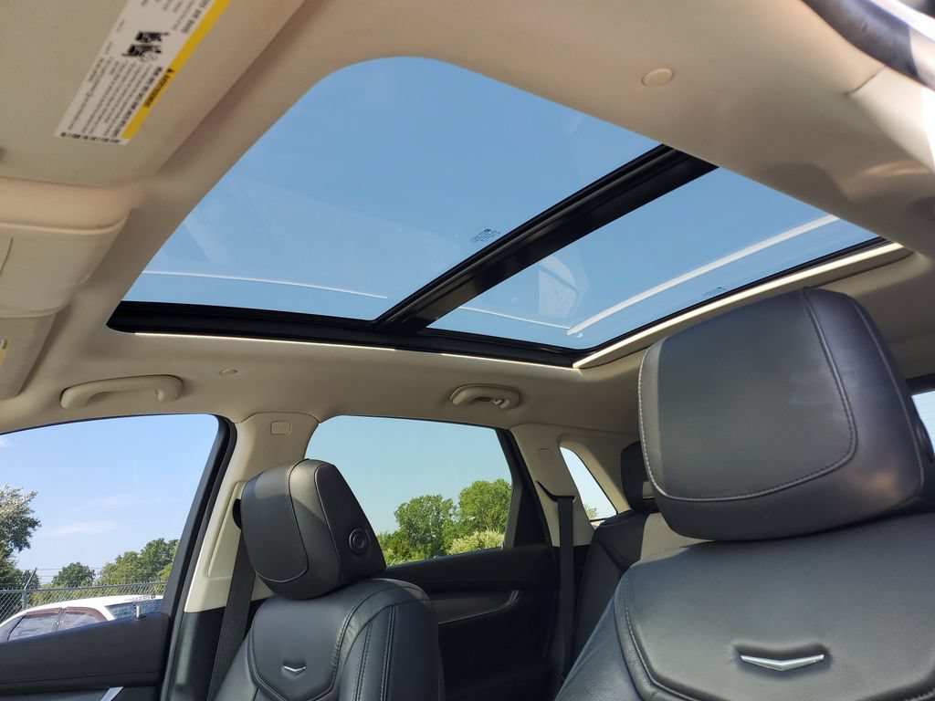 Used 2018 Cadillac XT5 Luxury w/ Driver Awareness Package FWD image 6