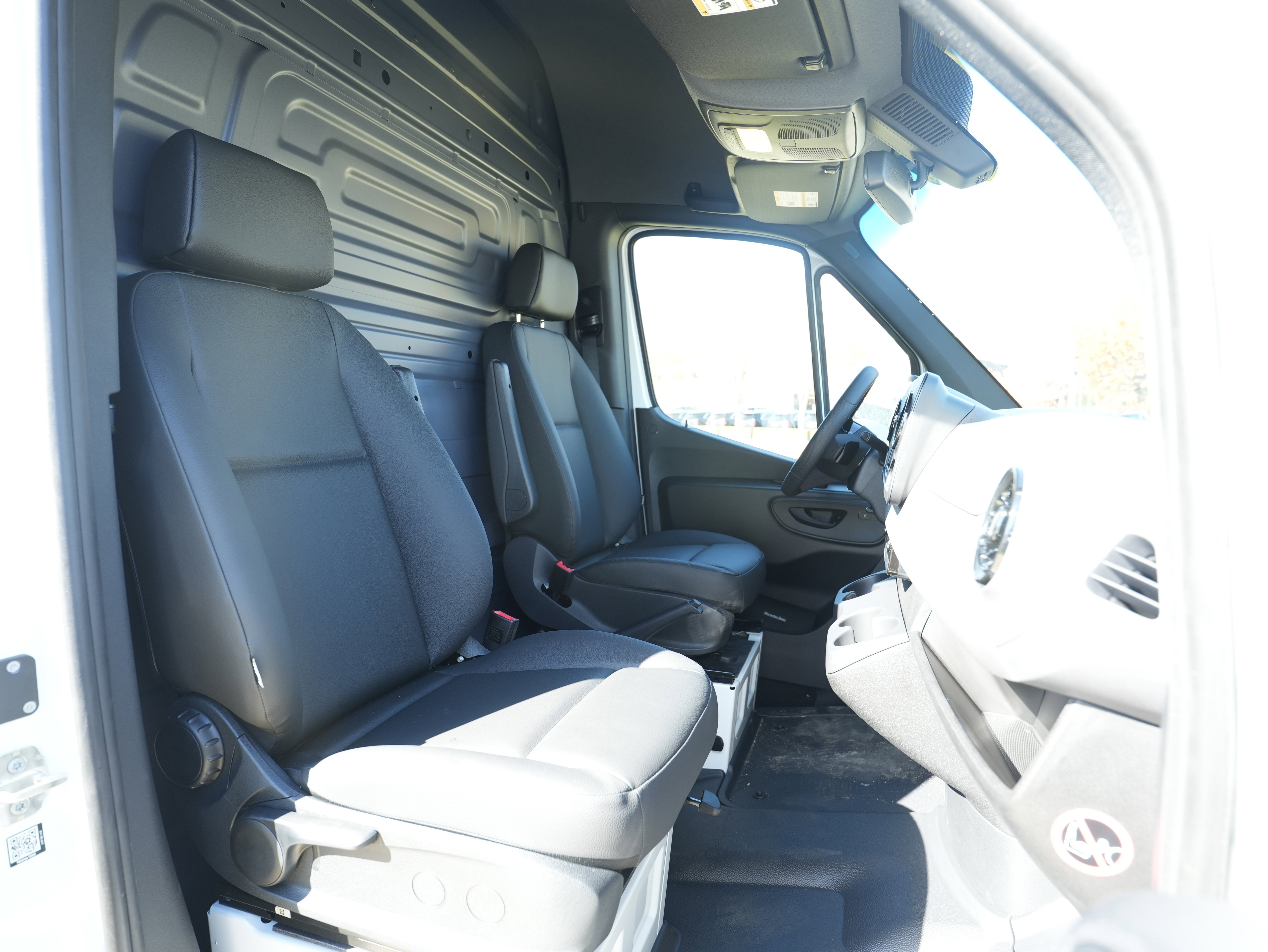 New 2025 Mercedes-Benz Sprinter 2500 image 34