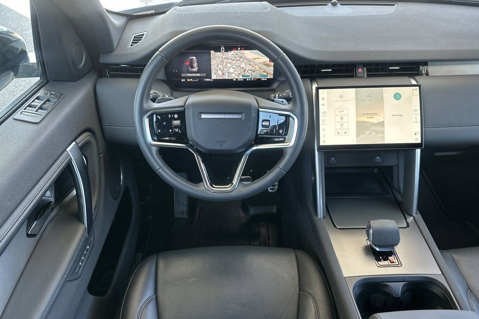 Used 2024 Land Rover Discovery Sport Dynamic SE AWD/4WD image 17