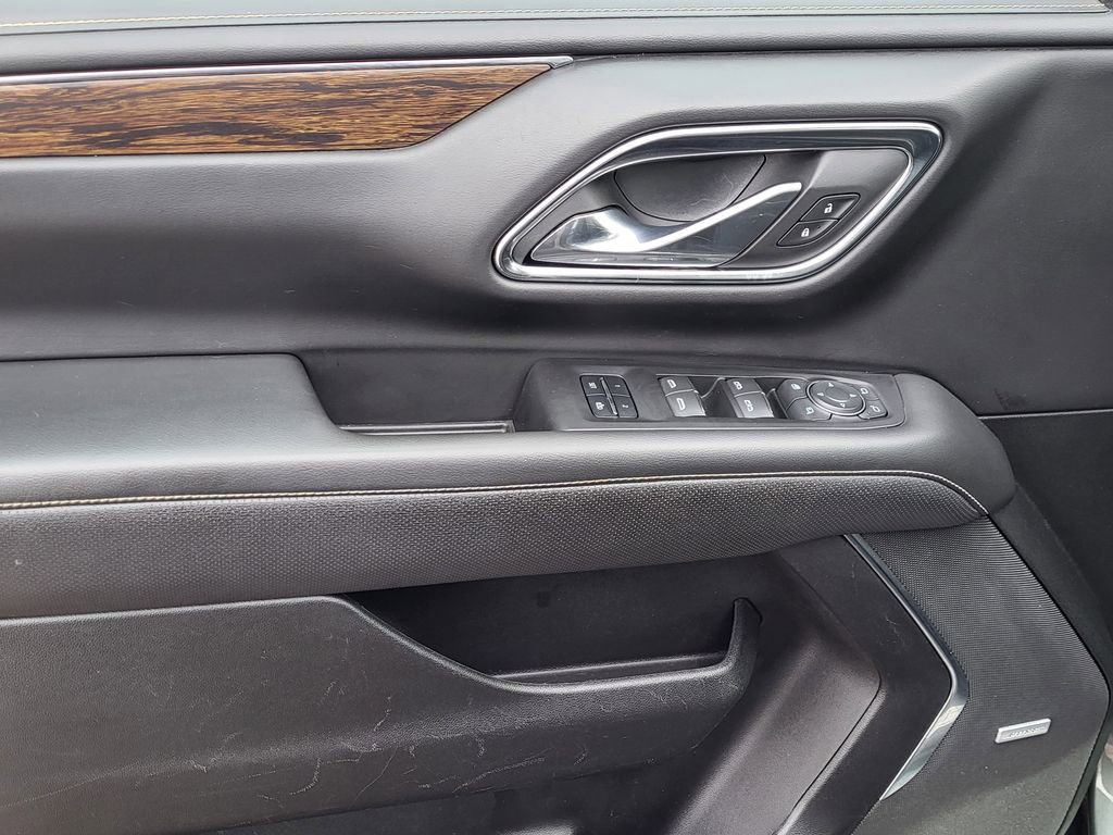 Used 2023 Chevrolet Suburban Premier image 14