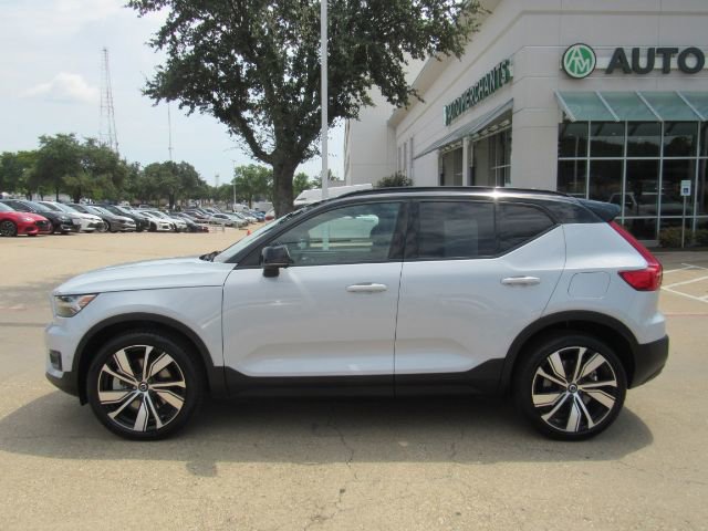 Used 2022 Volvo XC40 P8 Recharge Plus image 10