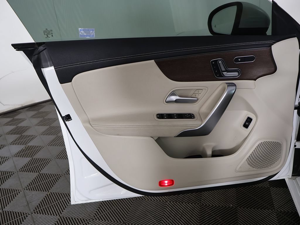 Used 2023 Mercedes-Benz CLA 250 4MATIC w/ Premium Package image 19