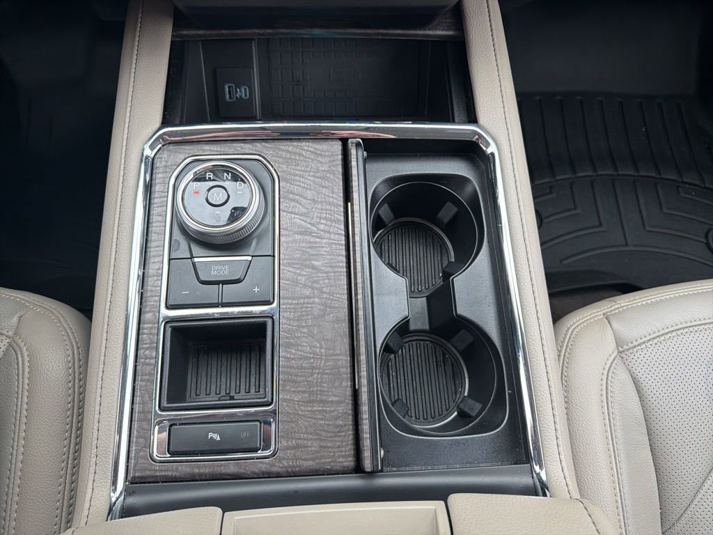 Used 2020 Ford Expedition Limited image 31