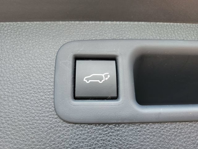 Used 2022 Toyota Highlander XLE FWD image 22
