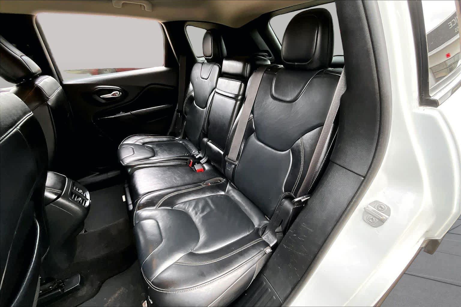 Used 2015 Jeep Cherokee Limited FWD image 20