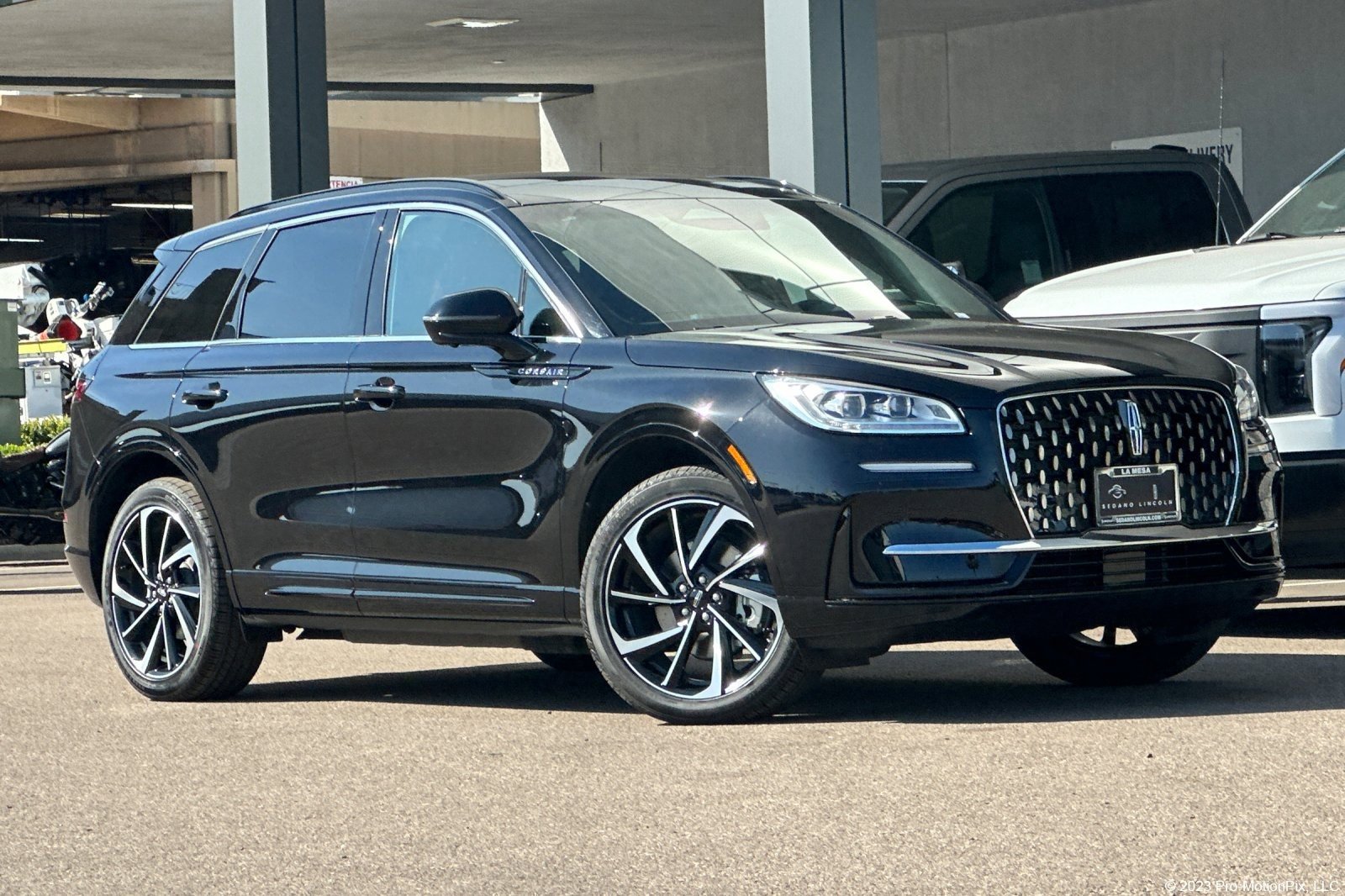 New 2025 Lincoln Corsair Grand Touring w/ Equipment Group 302A image 1