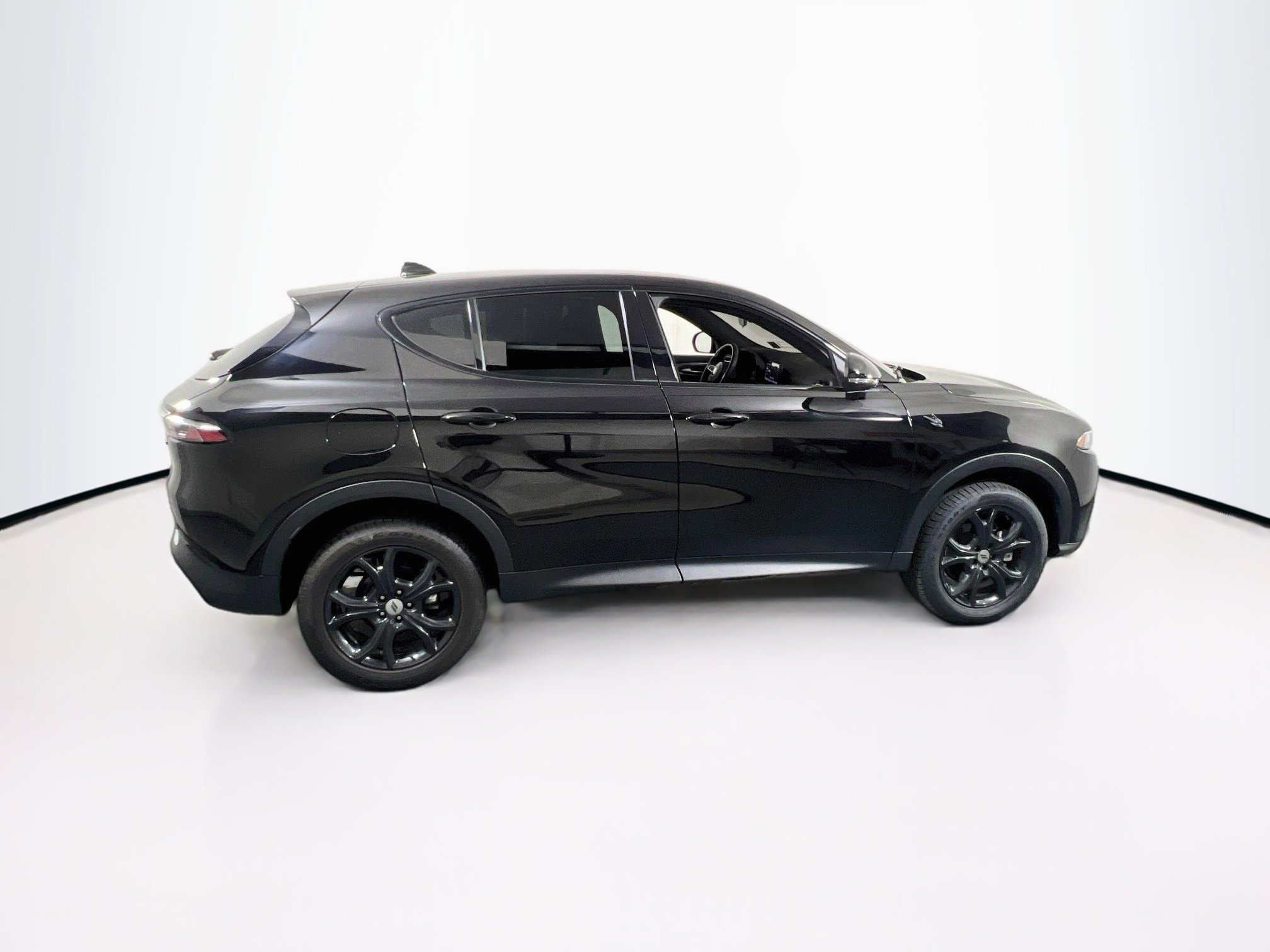 Used 2023 Dodge Hornet GT w/ GT Blacktop Package AWD/4WD image 4