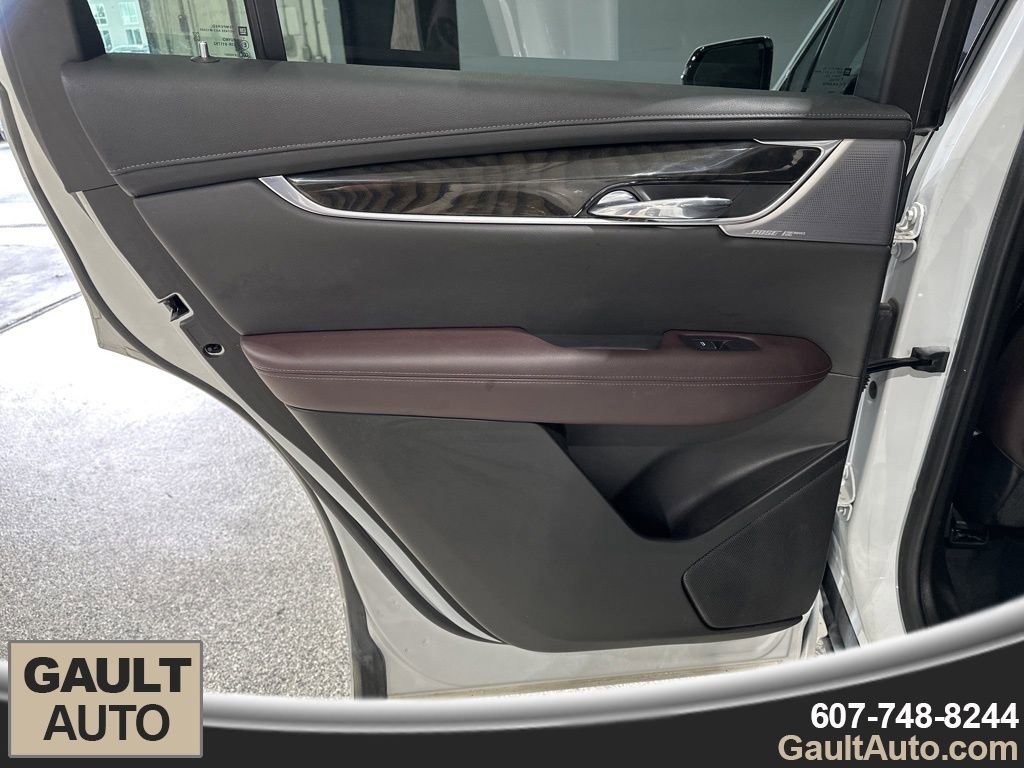 Used 2022 Cadillac XT6 Premium Luxury image 16