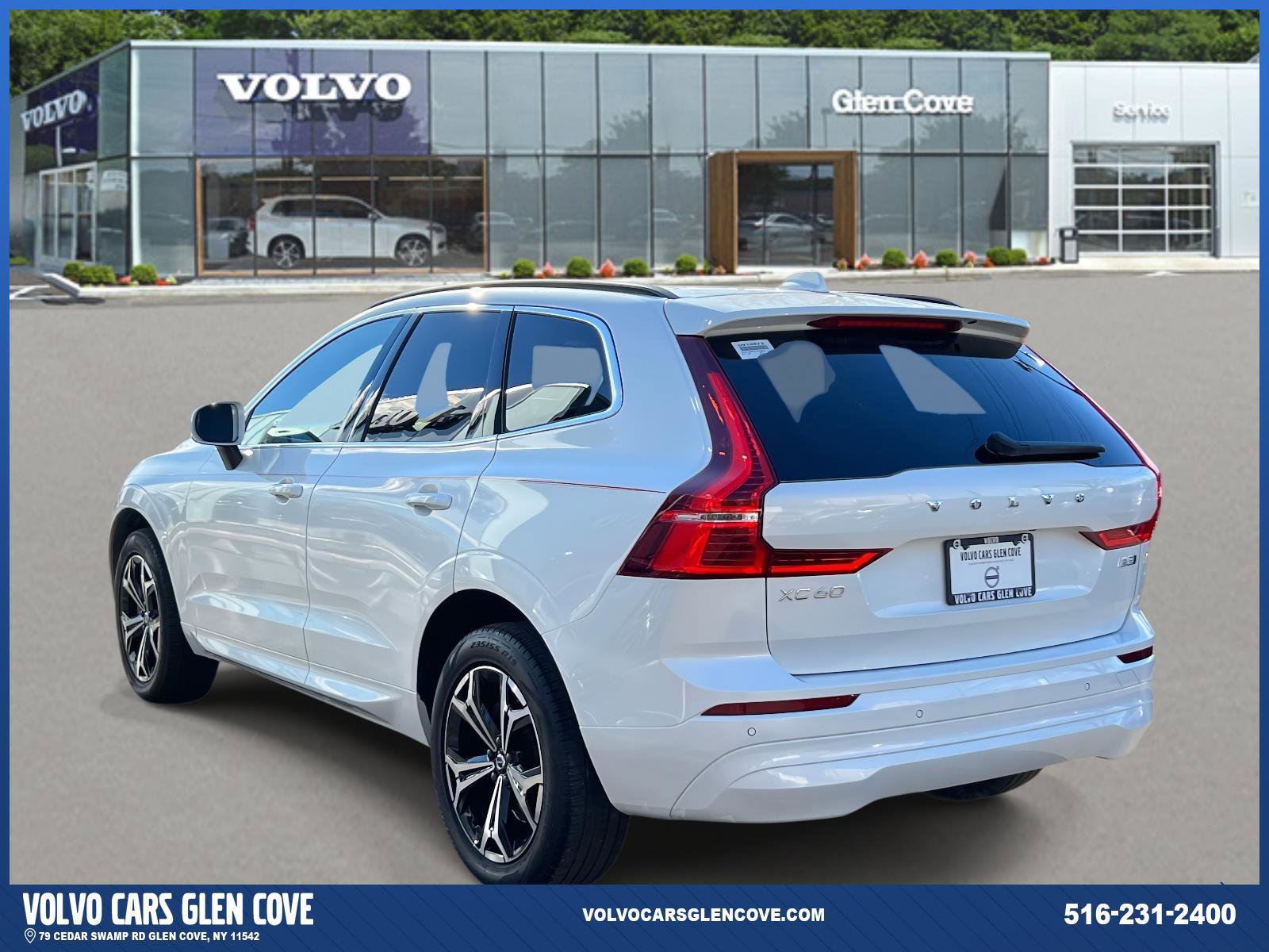 Used 2022 Volvo XC60 B5 Momentum w/ Climate Package image 4