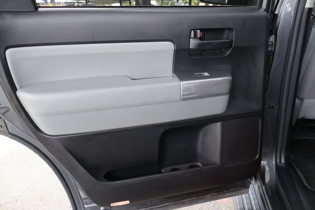 Used 2019 Toyota Sequoia SR5 AWD/4WD image 46