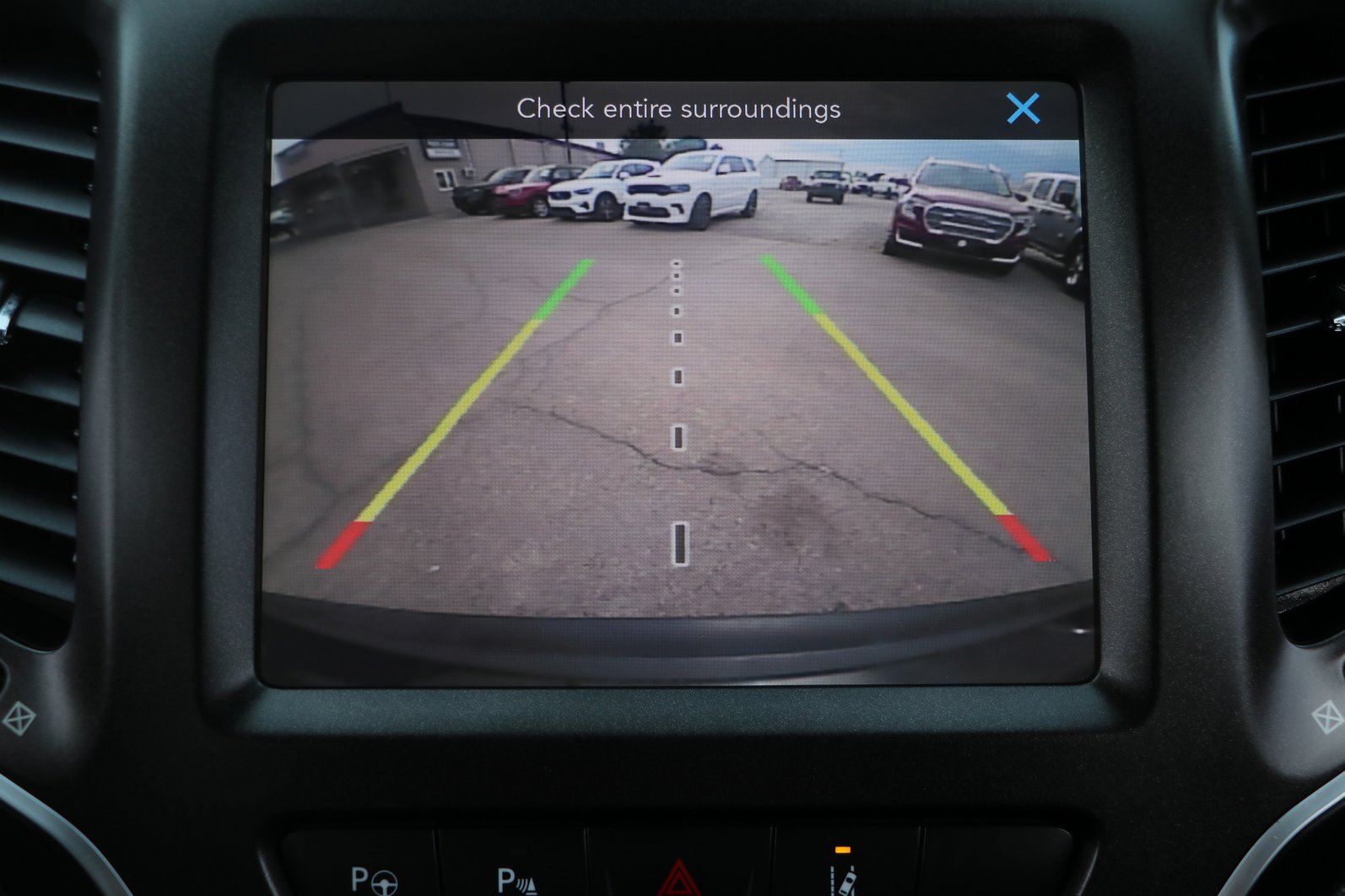 Used 2019 Jeep Cherokee Trailhawk AWD/4WD image 21