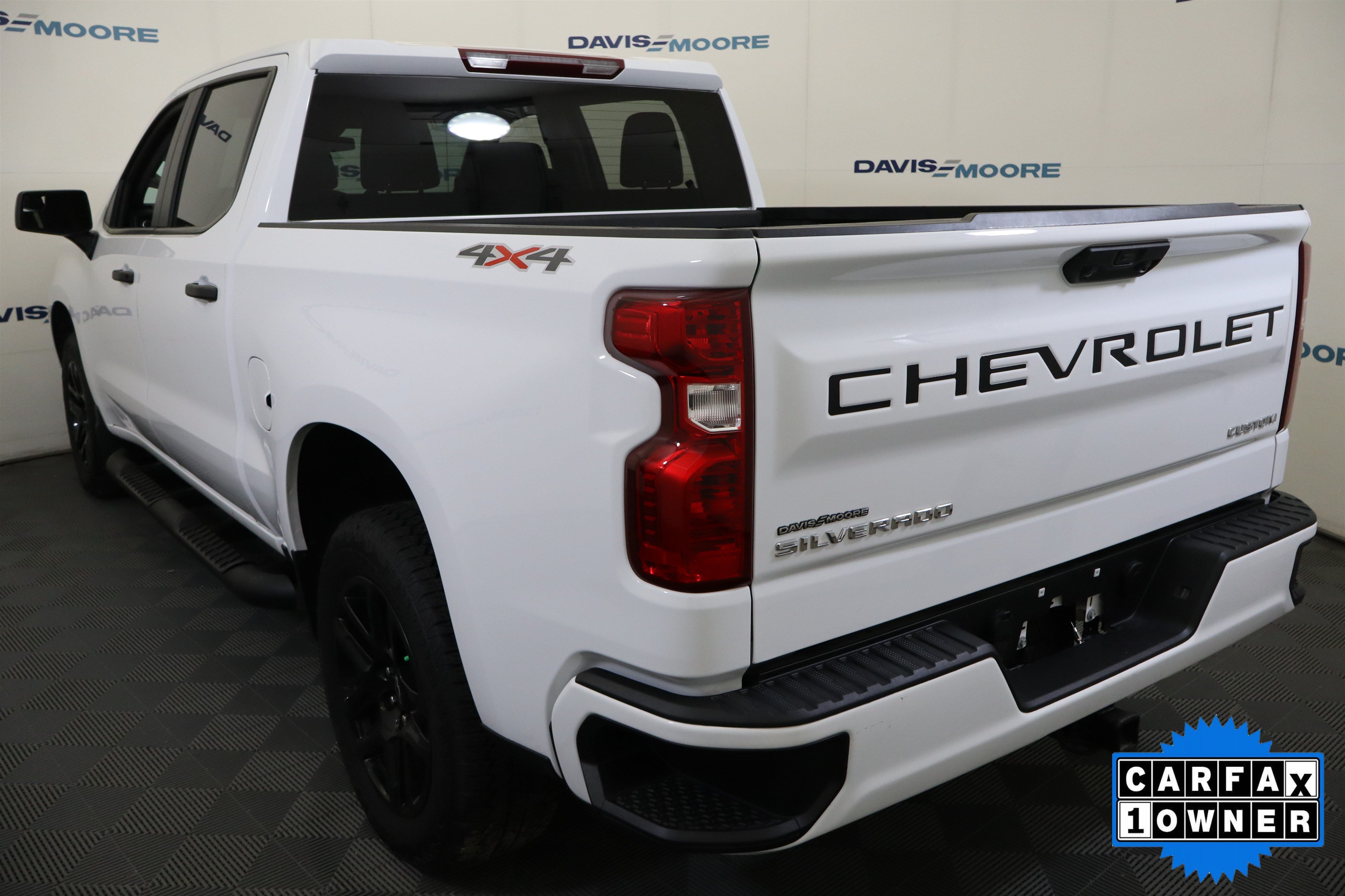 Used 2025 Chevrolet Silverado 1500 Custom w/ Turbomax Blackout Package AWD/4WD image 10