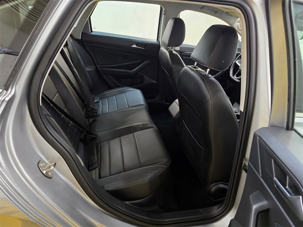 Used 2023 Volkswagen Jetta SE w/ Panoramic Sunroof Package image 12