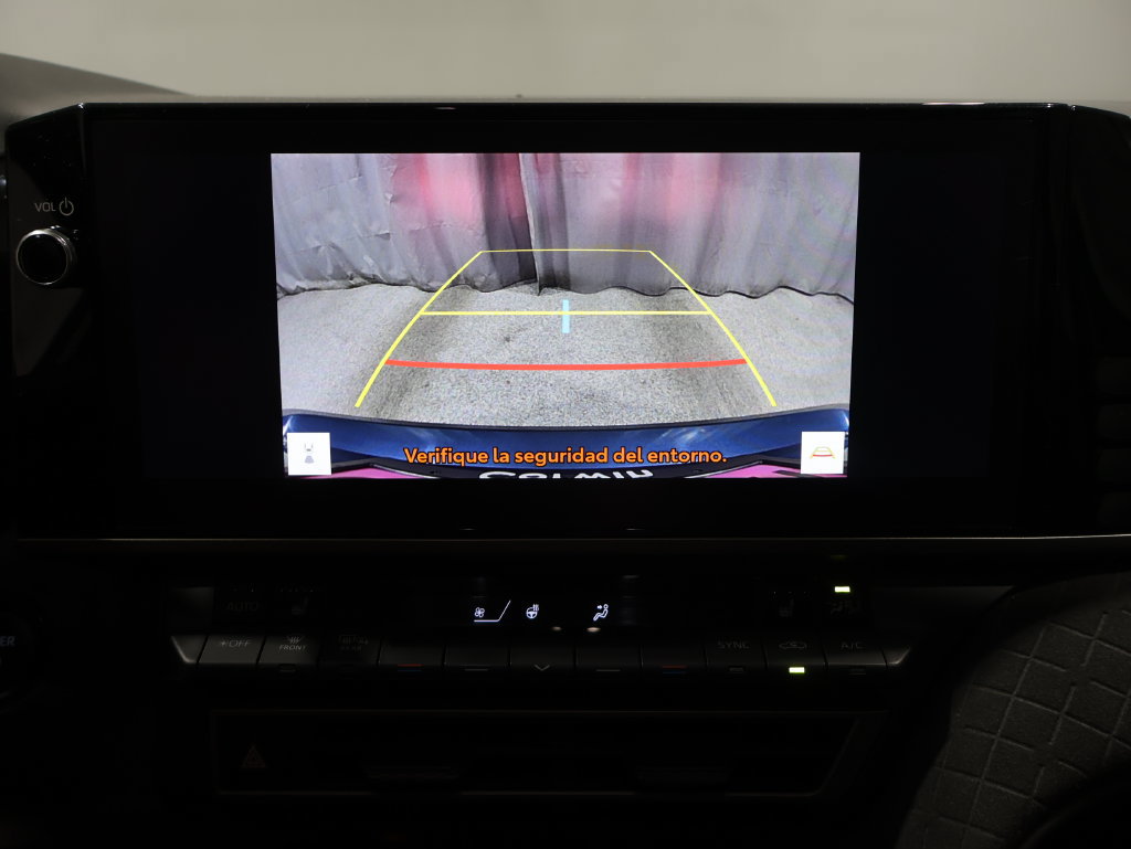 Used 2025 Toyota Camry XLE FWD image 26