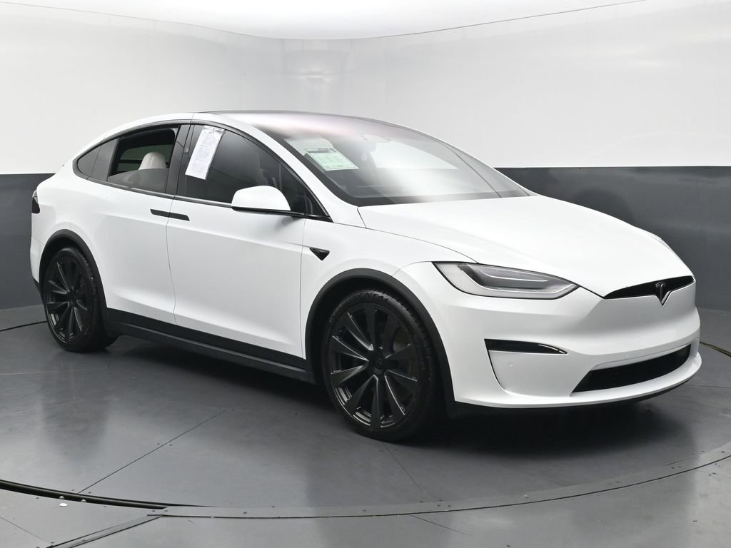 Used 2023 Tesla Model X image 2