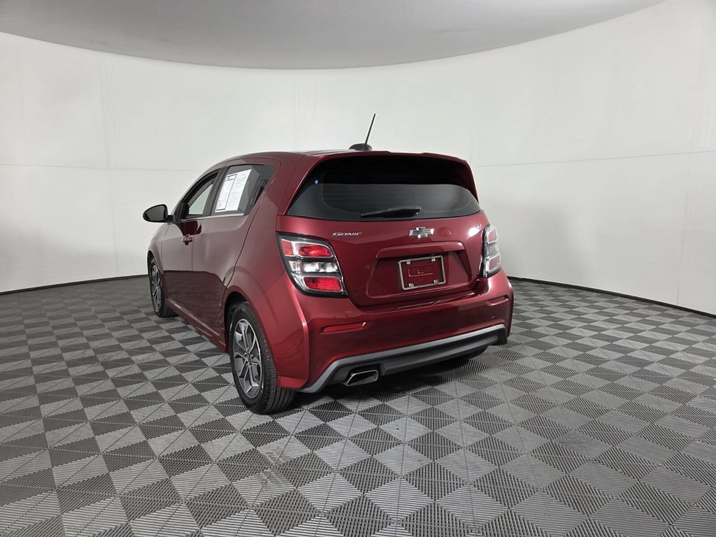 Used 2018 Chevrolet Sonic LT w/ Convenience Package FWD image 8