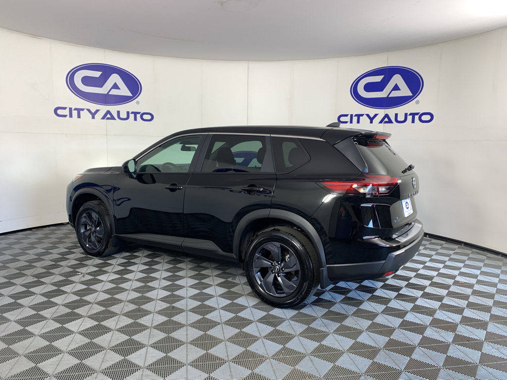 Used 2026 Nissan Rogue SV FWD image 5
